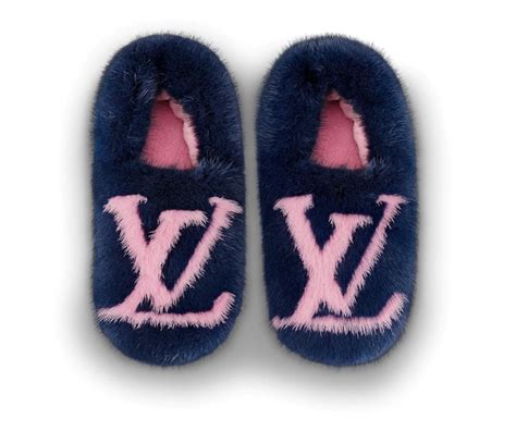 louis vuitton slipper dames|Louis Vuitton slippers furry.